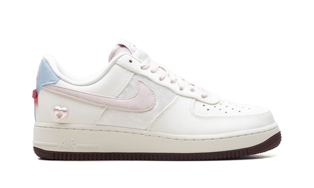 Nike Nike Air Force 1 WMNS Valentine's Day (2026) IQ4937 161