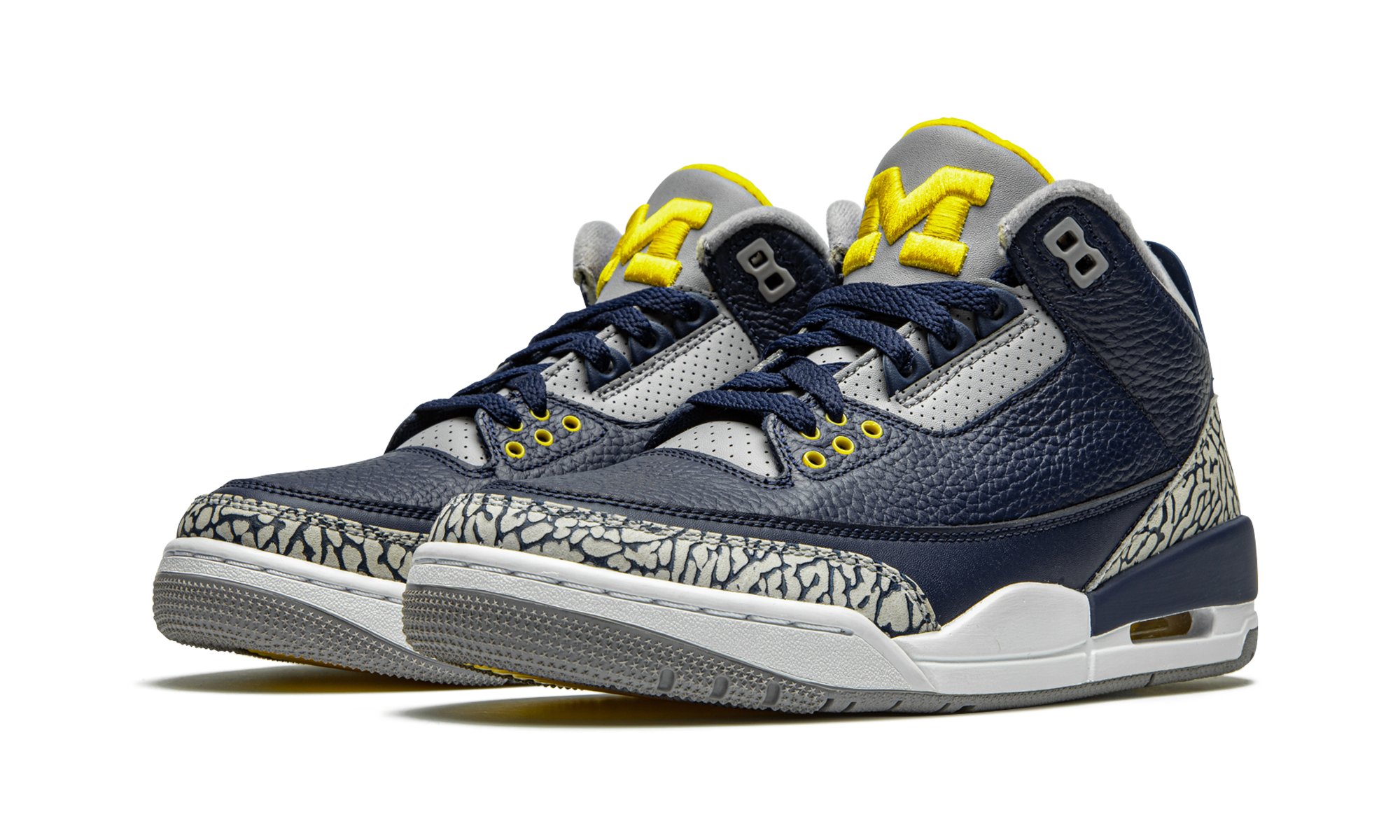 Air Jordan 3 Retro PE Michigan AJ3 820064