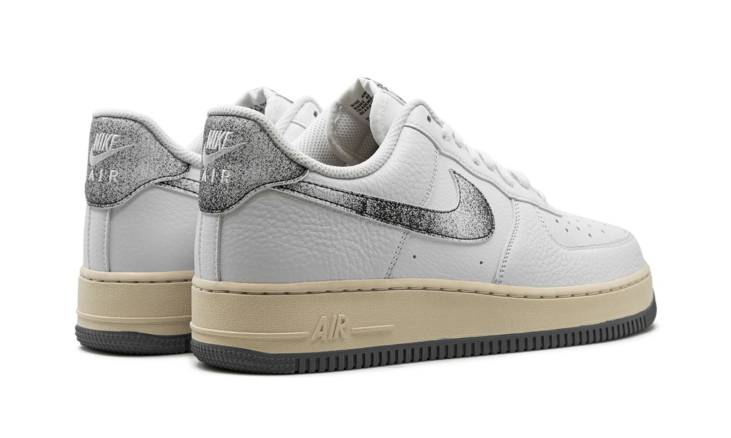 Nike Air Force 1 Low Classics DV7183 100