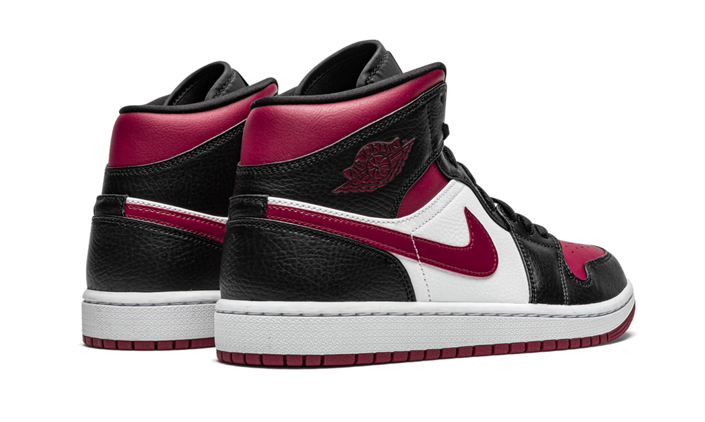 Air Jordan 1 Mid Bred Toe 554724 066