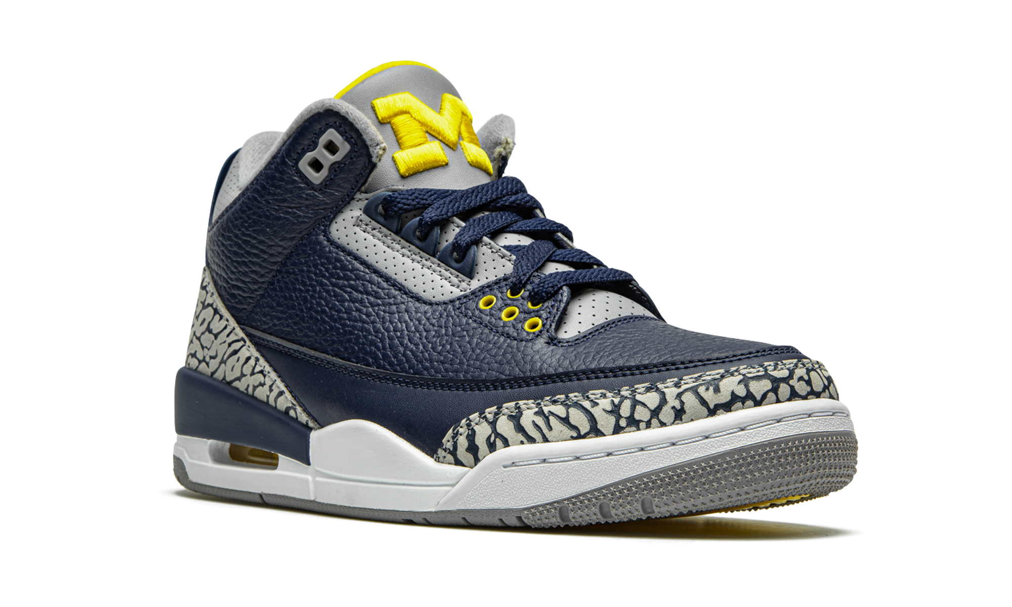 Air Jordan 3 Retro PE Michigan AJ3 820064