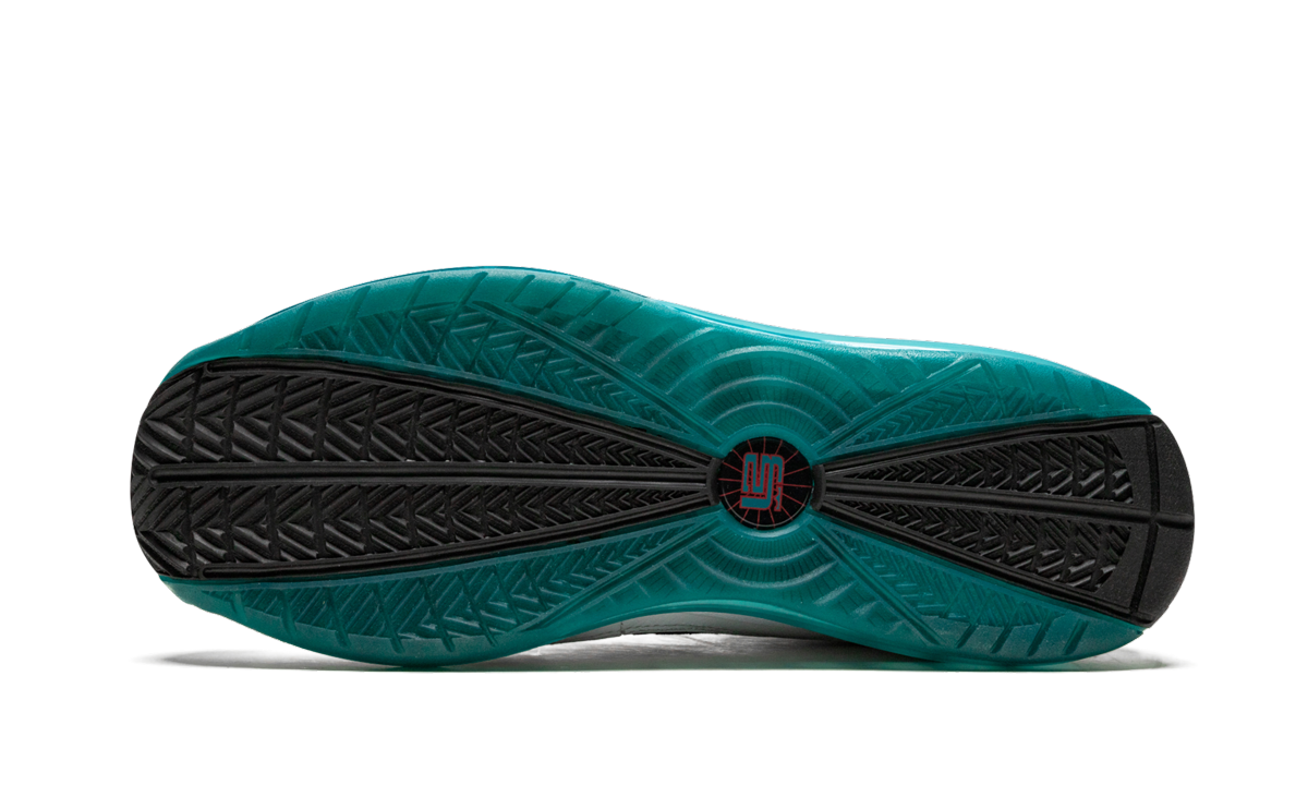 Nike Air Max Lebron 7 NFW Red Carpet 383578 101