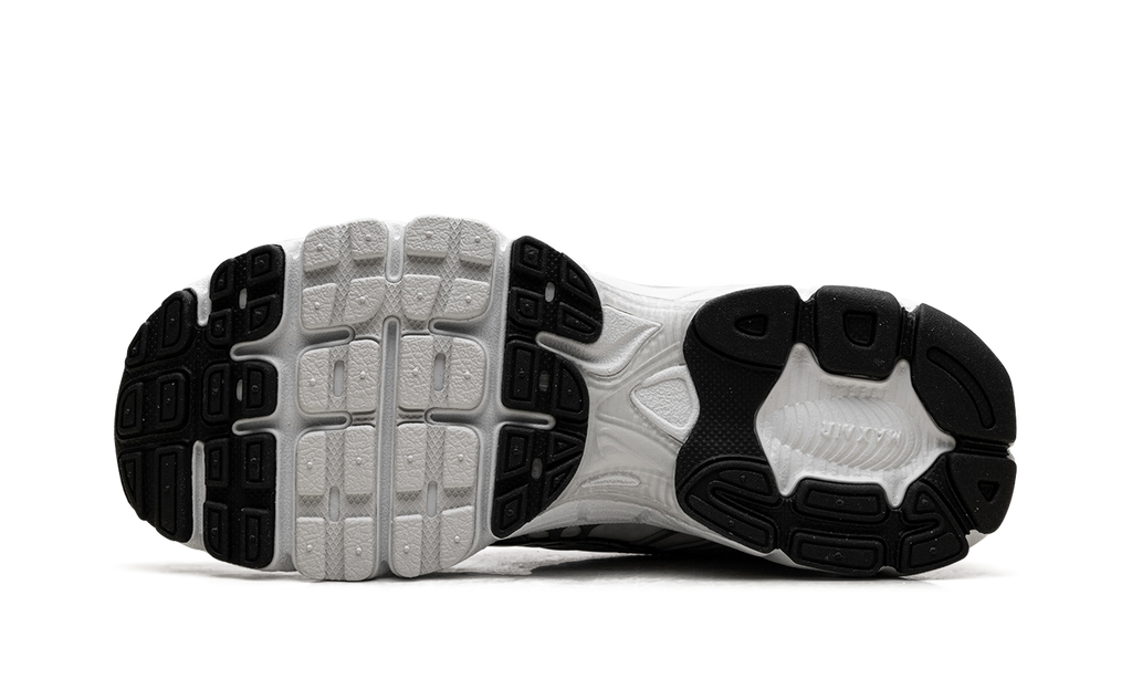 Nike Air Max Moto 2K WMNS White / Metallic Silver HQ2056 103