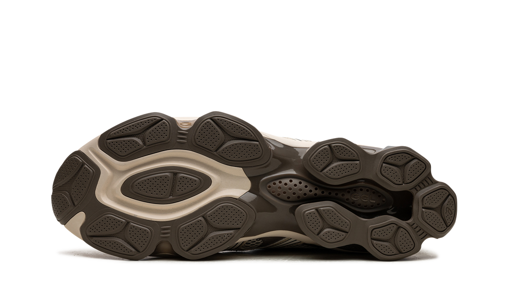 Asics Gel-Quantum Kinetic Birch Dark Taupe 1203A270 201