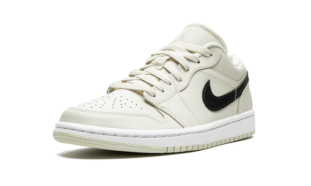 AIR JORDAN 1 LO WMNS Coconut Milk DC0774 121