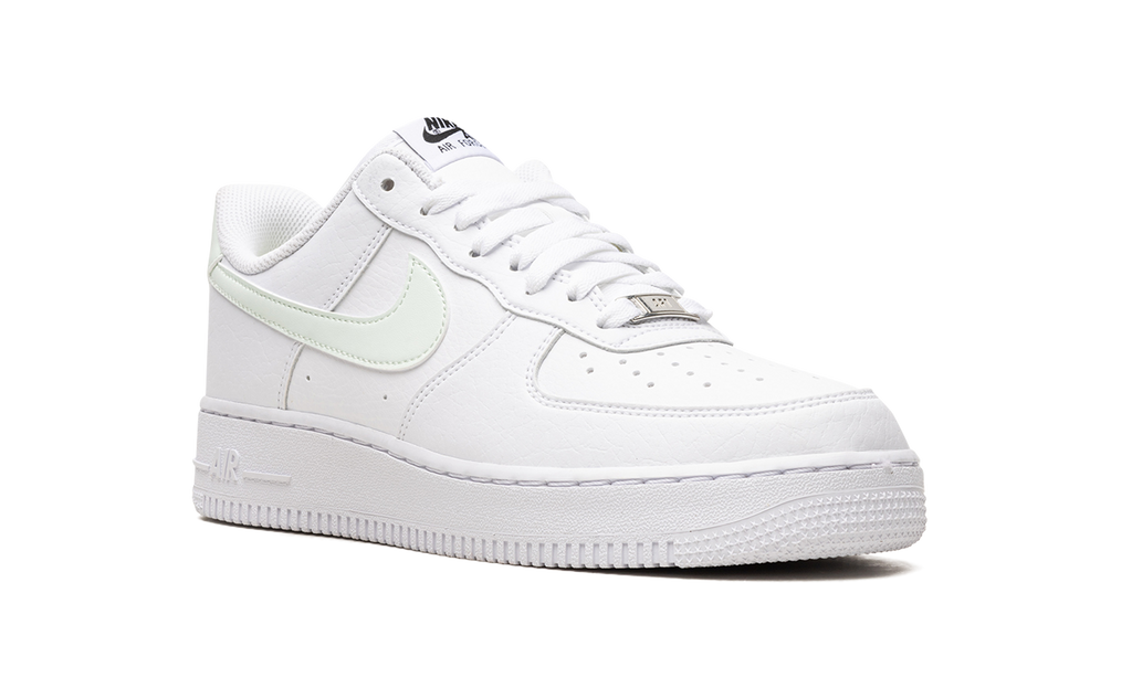Nike AIR FORCE 1 '07 NEXT NATURE WMNS Barely Green DN1430 103