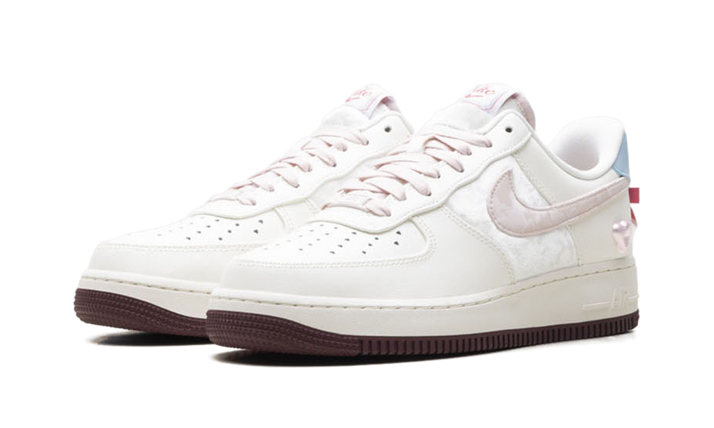 Nike Nike Air Force 1 WMNS Valentine's Day (2026) IQ4937 161