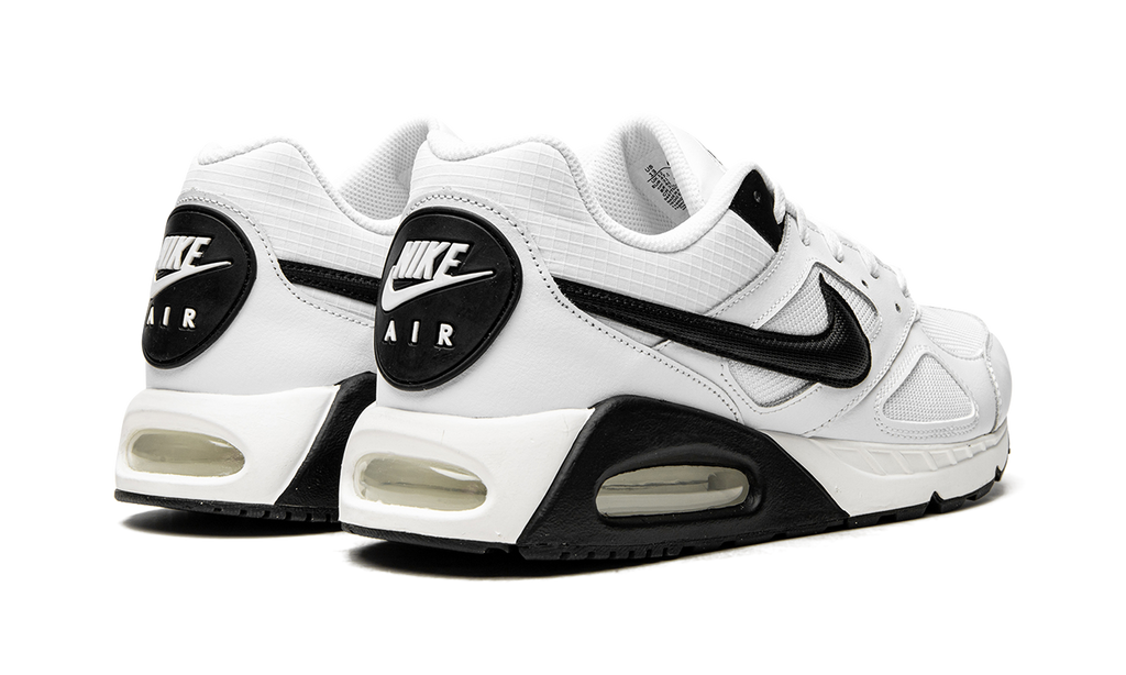 Nike Air Max IVO 580518 106