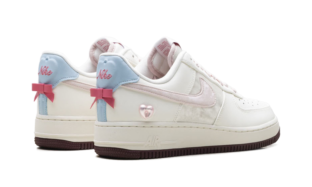 Nike Nike Air Force 1 WMNS Valentine's Day (2026) IQ4937 161