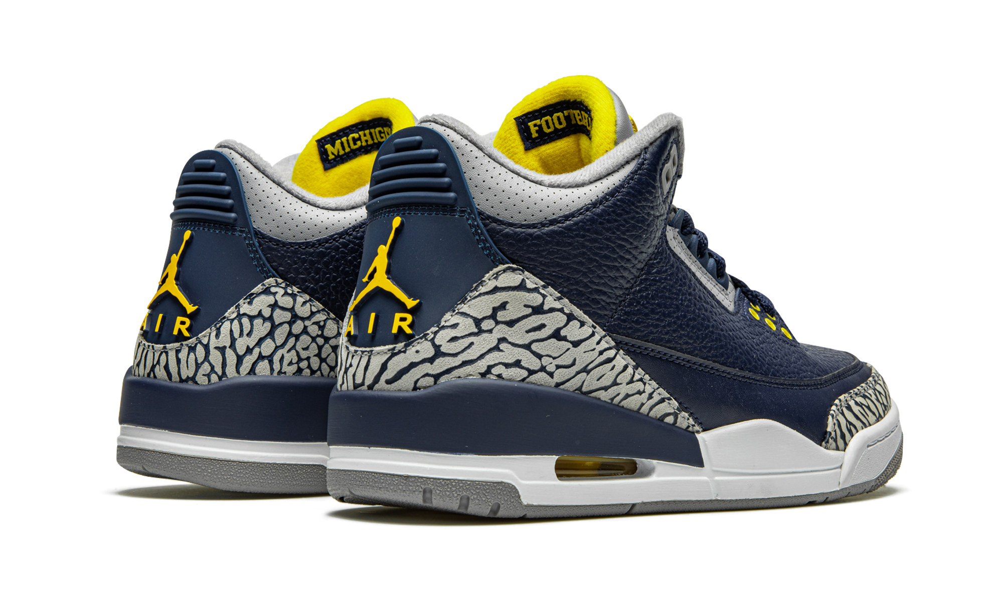 Air Jordan 3 Retro PE Michigan AJ3 820064