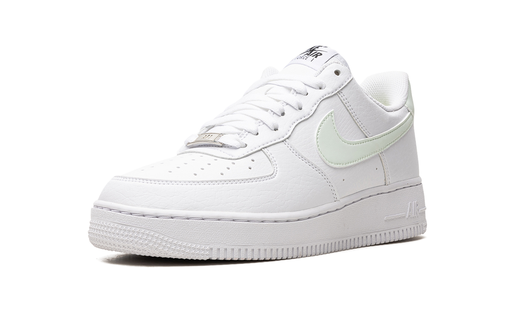 Nike AIR FORCE 1 '07 NEXT NATURE WMNS Barely Green DN1430 103