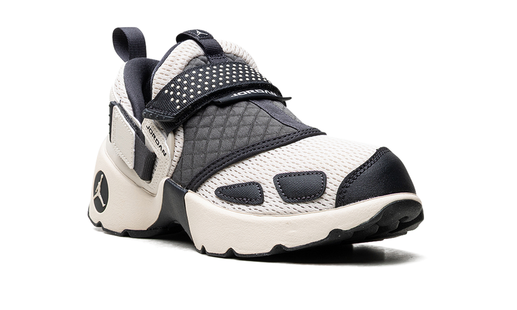 Jordan Trunner LX WMNS Light Orewood Brown HQ2164 102