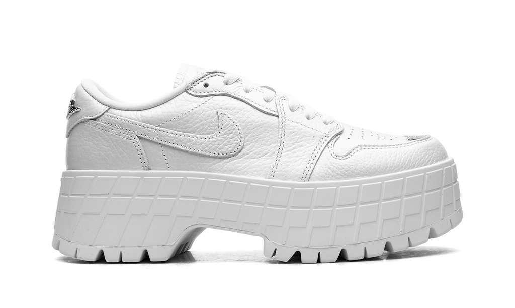 Jordan 1 Brooklyn Low WMNS White Metallic Silver HF3184 100