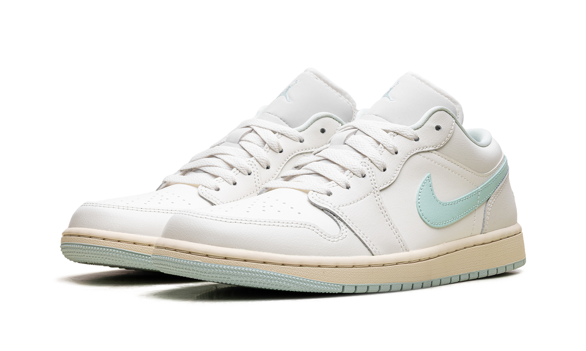 Jordan 1 Low WMNS Sail Igloo DC0774 134
