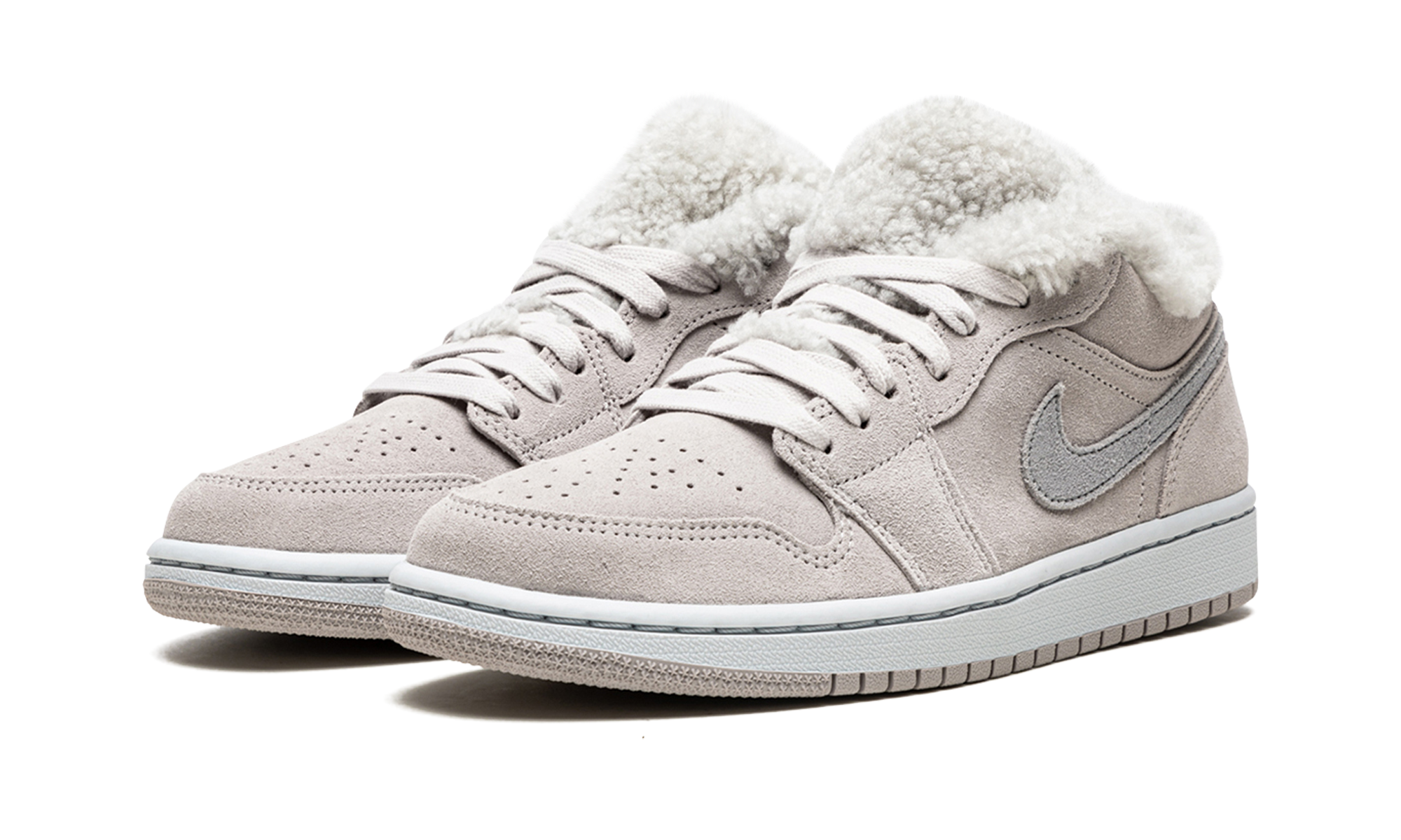 AIR JORDAN 1 Low SE WMNS Sherpa Fleece DO0750 002