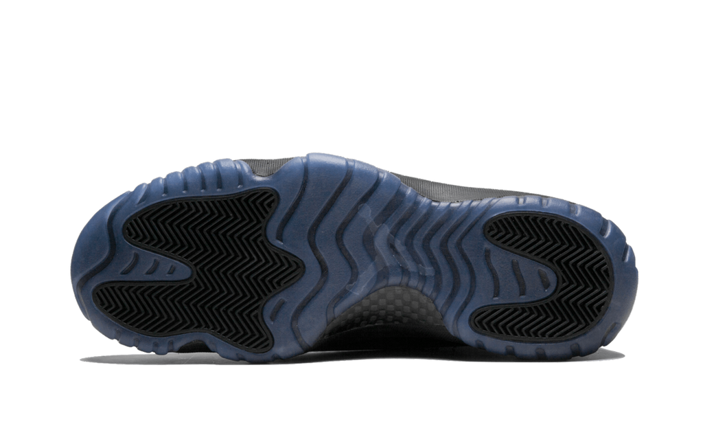 Air Jordan 11 Retro Cap & Gown 378037 005