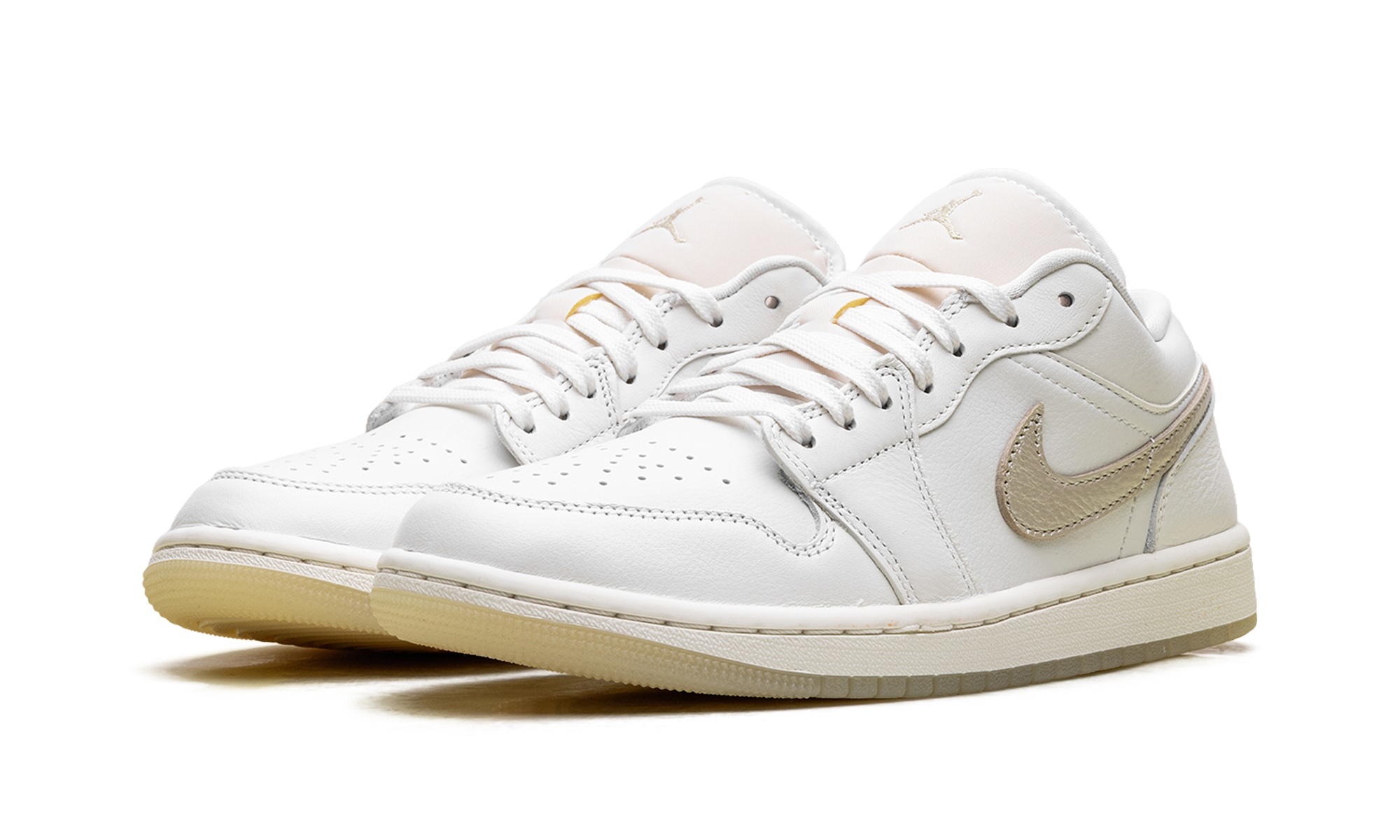 Jordan 1 Low SE WMNS Metallic Team Gold HV5157 100