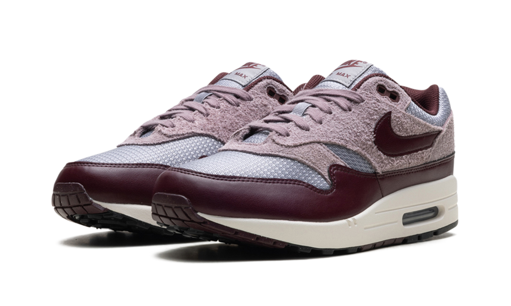 Nike Air Max 1 ESS PRM CEMENT GREY/BURGUNDY CRUSH FQ7327 001