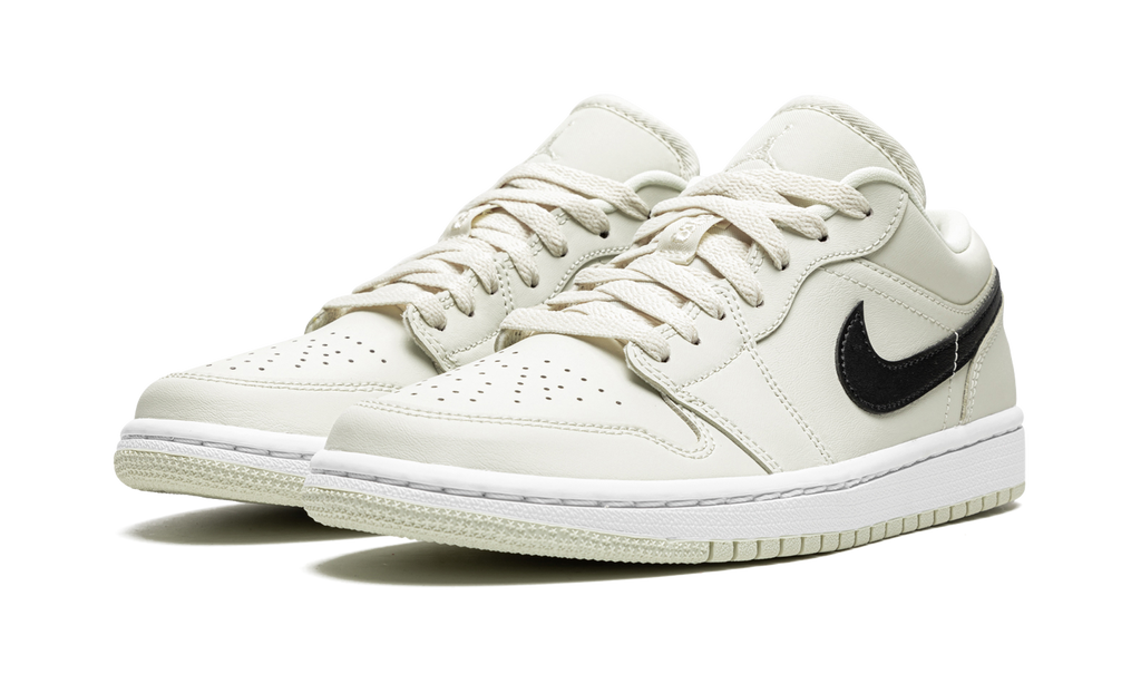 AIR JORDAN 1 LO WMNS Coconut Milk DC0774 121