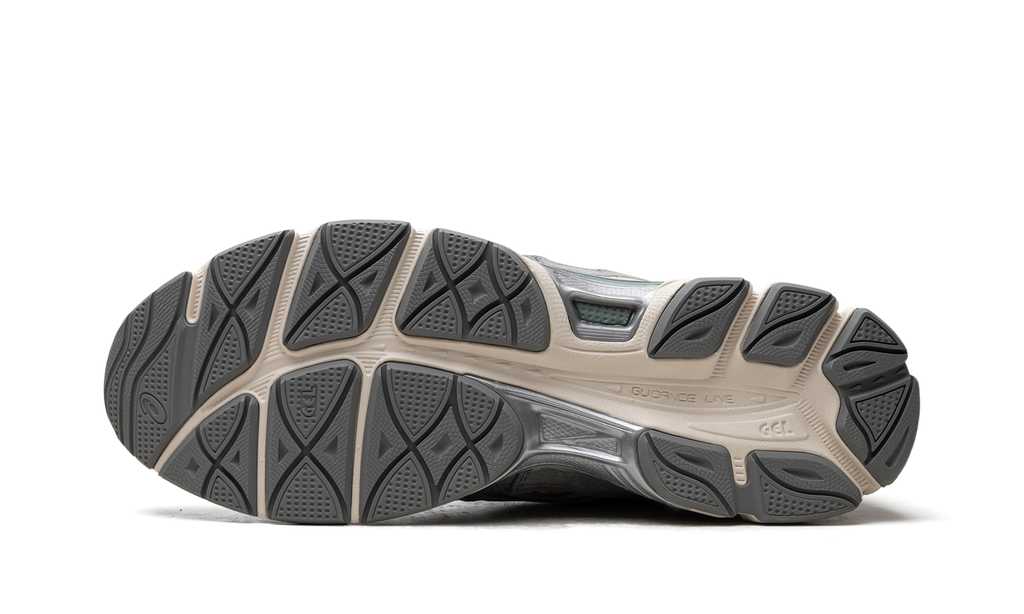 Asics GEL-NYC Cream/Clay Grey 1203A383 102