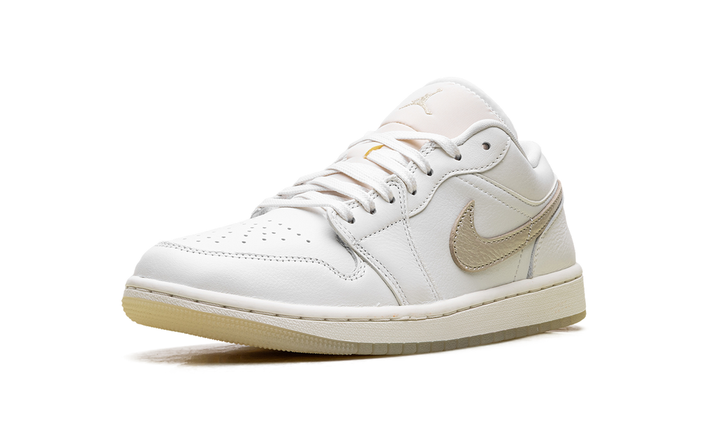 Jordan 1 Low SE WMNS Metallic Team Gold HV5157 100