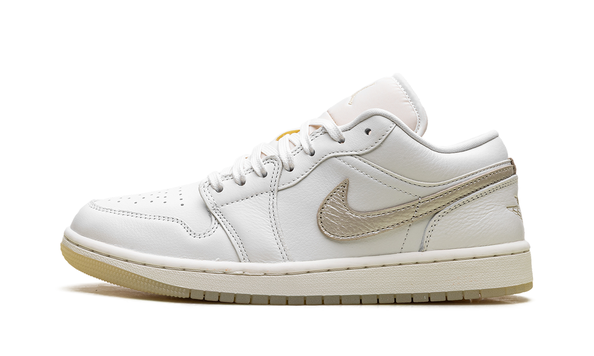 Jordan 1 Low SE WMNS Metallic Team Gold HV5157 100